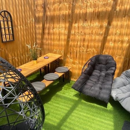 3 Double Bed Brittania Styled Central Home Near Lfc Sleeps 6 With Free Business Super Fast Fibre Broadband ลิเวอร์พูล ภายนอก รูปภาพ
