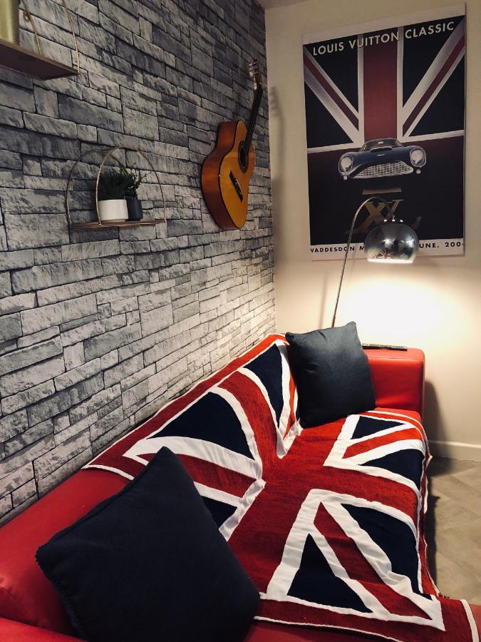 3 Double Bed Brittania Styled Central Home Near Lfc Sleeps 6 With Free Business Super Fast Fibre Broadband ลิเวอร์พูล ภายนอก รูปภาพ